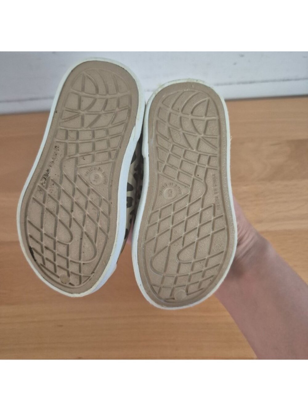 Old Navy Toddler Girls Leopard Print Slip-On Shoes Size 9 Rubber Casual Flats - Picture 3 of 5